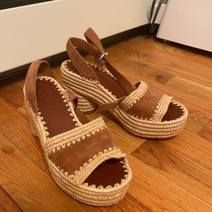 Tory Burch sandals, gorgeous, ideal for summer and vacation. Size 7.5